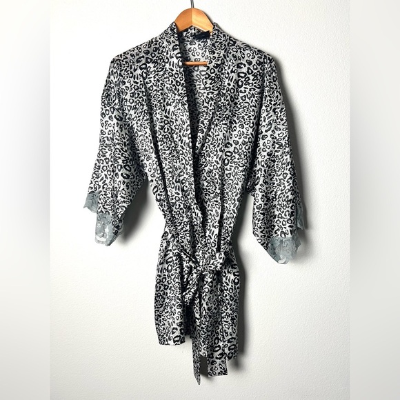 Vintage Y2K Fredericks‎ of Hollywood Leopard Print Satin Short Robe Size Large - Picture 1 of 5